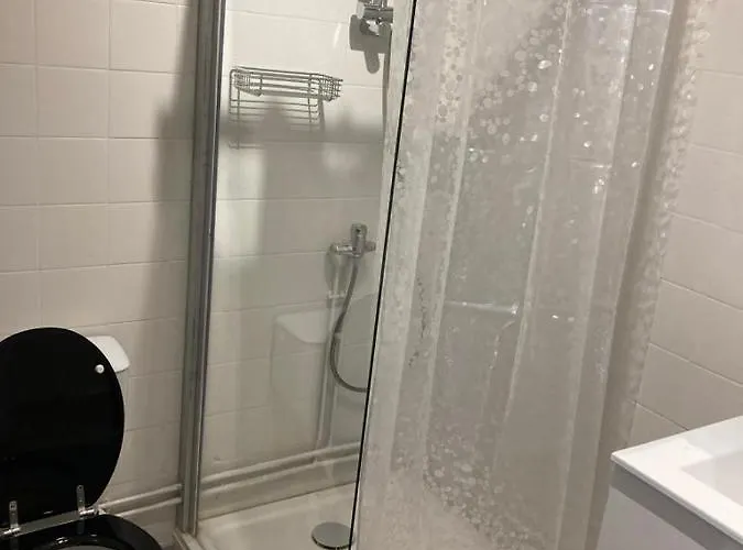 Calme Et Bien Situe *